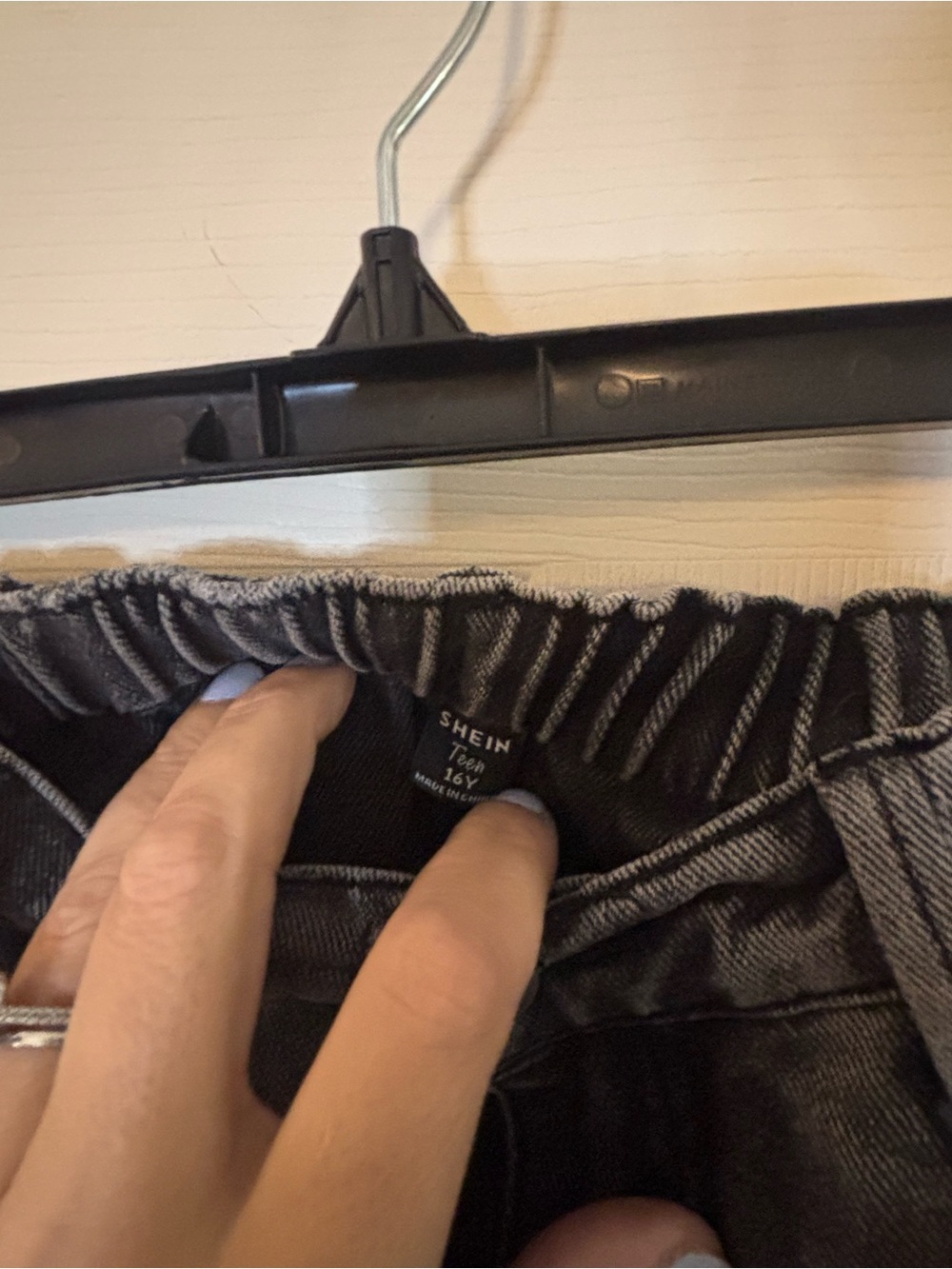 SHEIN Men's Washed Black Relaxed Jeans - Picture 3 of 3